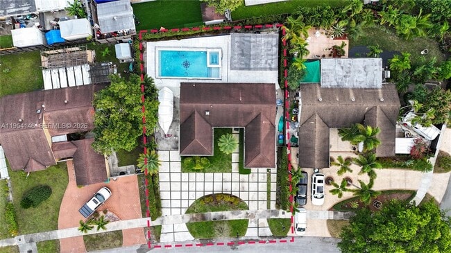 Foto del edificio - 19441 NW 59th Pl