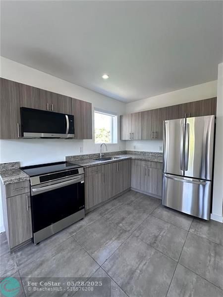 Foto del edificio - 165 NW 39th St