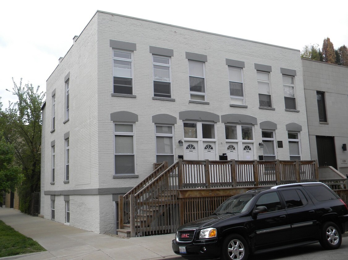 Primary Photo - 1316 N Wood St