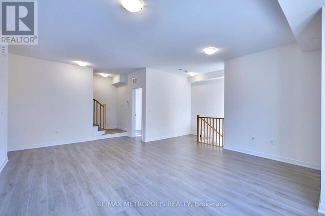 Building Photo - 1695 Dersan St