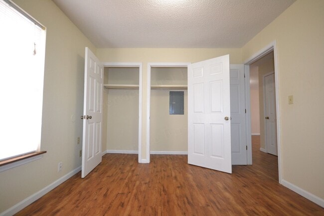 Building Photo - Greenfield Apartments