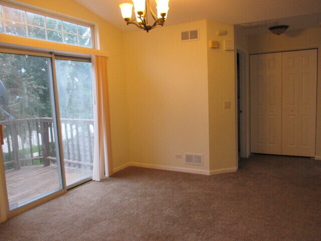 Building Photo - Spacious 2 bedroom 2 bath 2nd floor Ranch ...