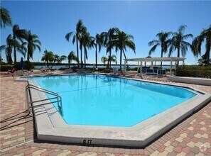 Building Photo - 6104 Palma Del Mar Blvd S