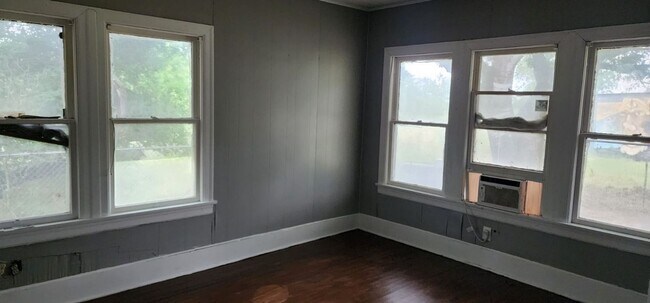Foto del edificio - 18327 Blake Manor Rd