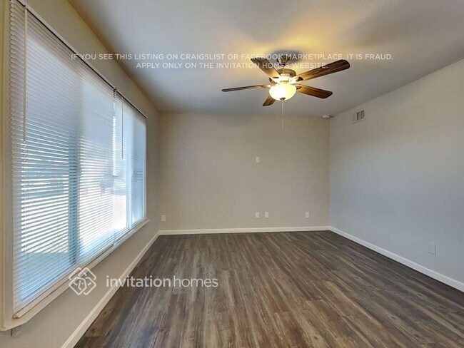 Building Photo - 10623 N 49th Ave