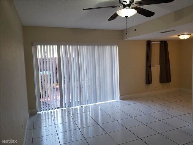 Building Photo - 6573 SW 41st Ct