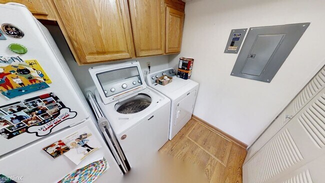 Building Photo - 2 br, 1 bath Condo - 2635 Fenwick Ct