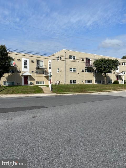 Foto principal - 294 E Winona Ave