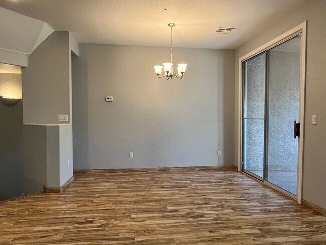 Foto del edificio - Charming 3 Bed, 3 bath townhome for rent!