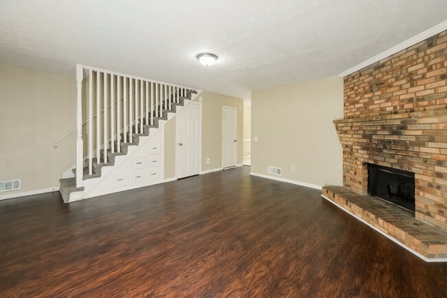 Building Photo - 5351 Ridgemere Ct