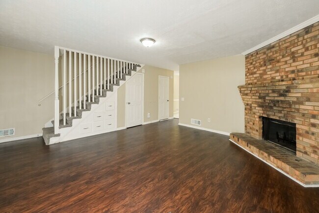 Foto del edificio - 5351 Ridgemere Ct