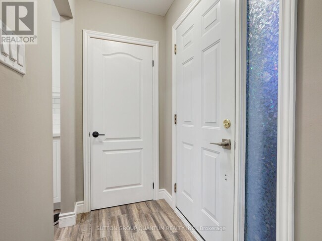 Building Photo - 55 Silver Aspen Crescent