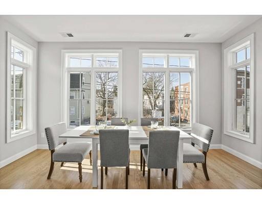 Building Photo - 196 Boylston St