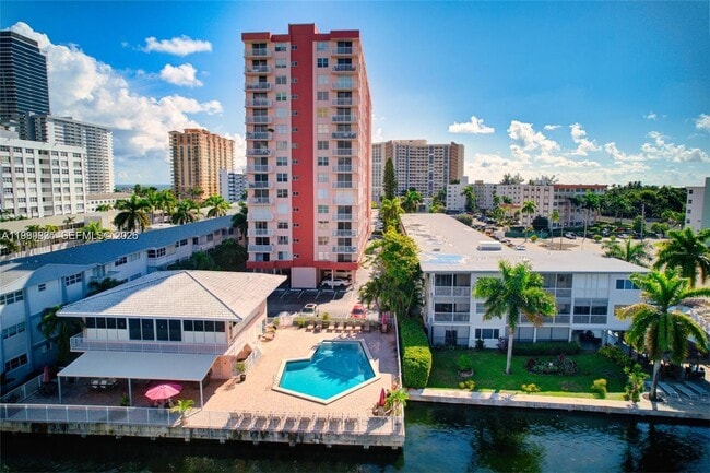 Building Photo - 3161 S Ocean Dr