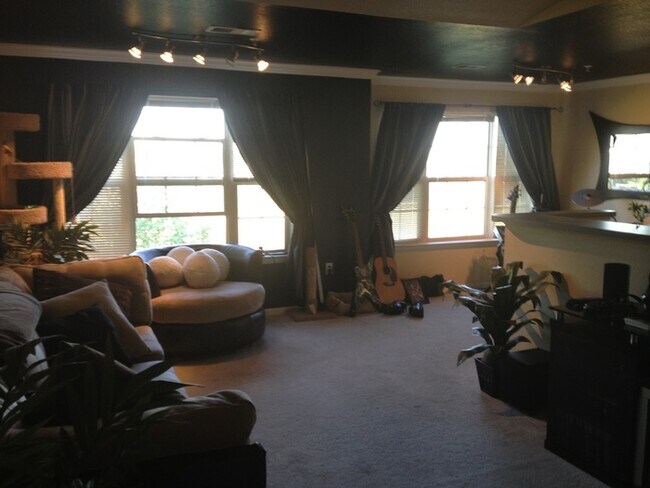 Building Photo - Nice Condo in South Ft. Collins