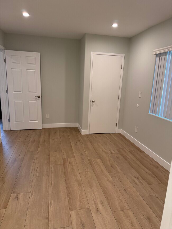 Foto del edificio - 18012 Bullock St