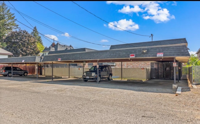 Building Photo - 917 E Indiana Ave