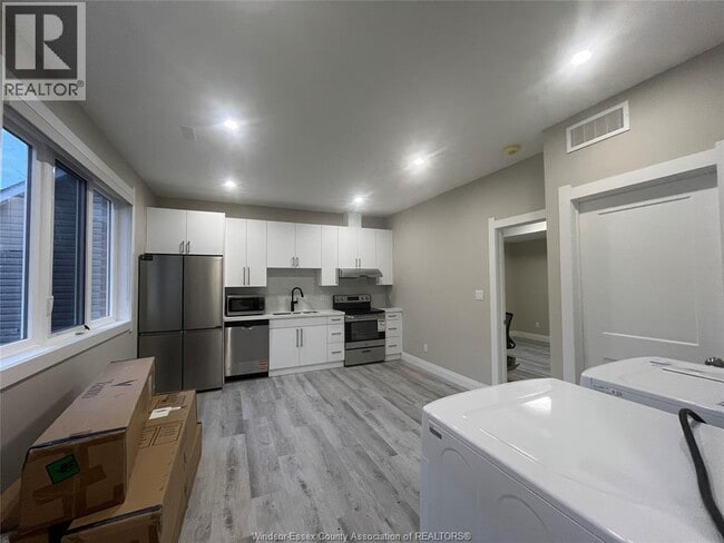 Building Photo - 917 McKay Ave