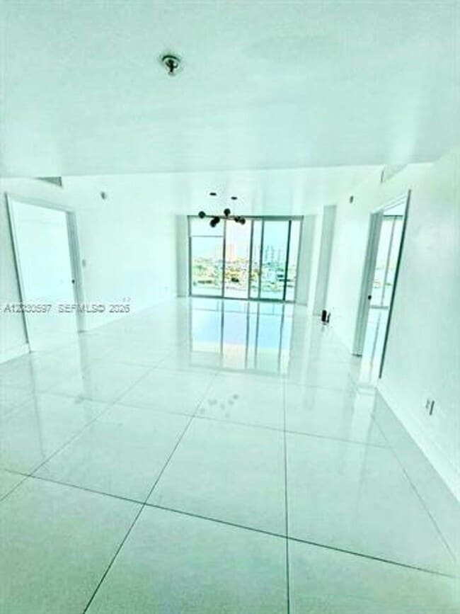 Building Photo - 400 Sunny Isles Blvd