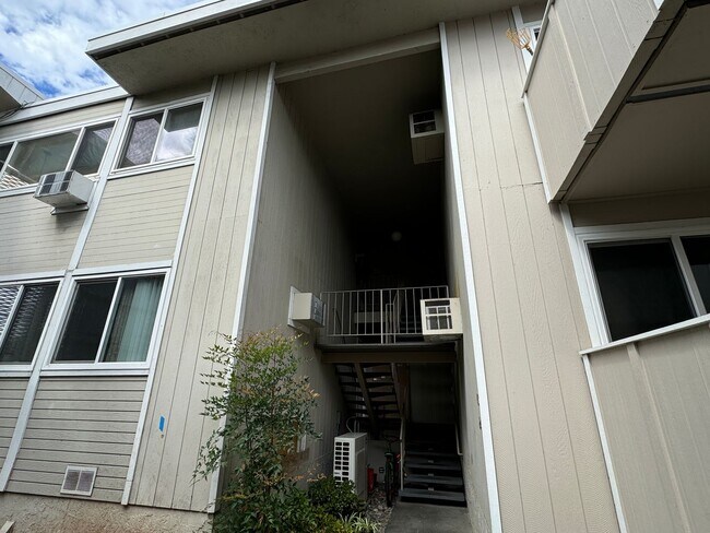 Building Photo - 3bd/2ba Condo - Pets welcome!