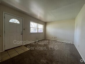 Building Photo - 934 N Wood St