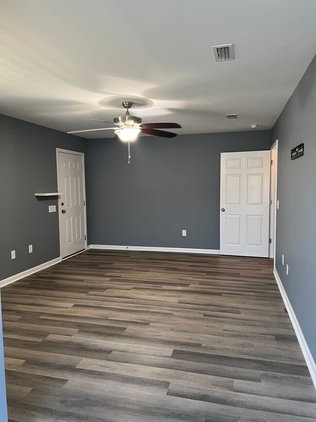 Building Photo - 28 Co Rd 276