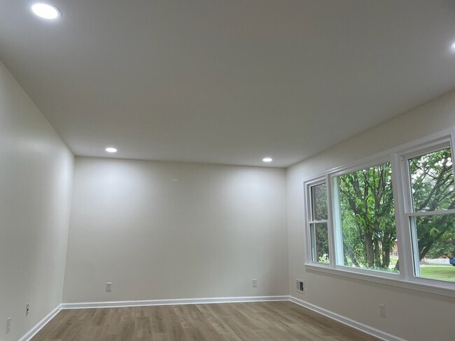 Building Photo - 9502 Doewood Ln