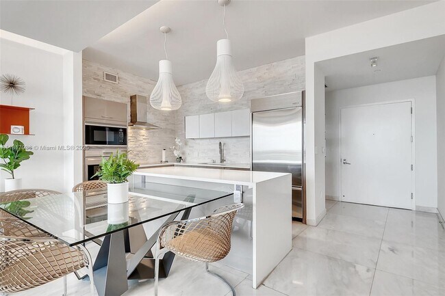 Foto del edificio - 2020 N Bayshore Dr