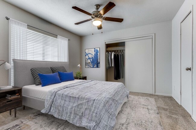 Building Photo - Lake Colony