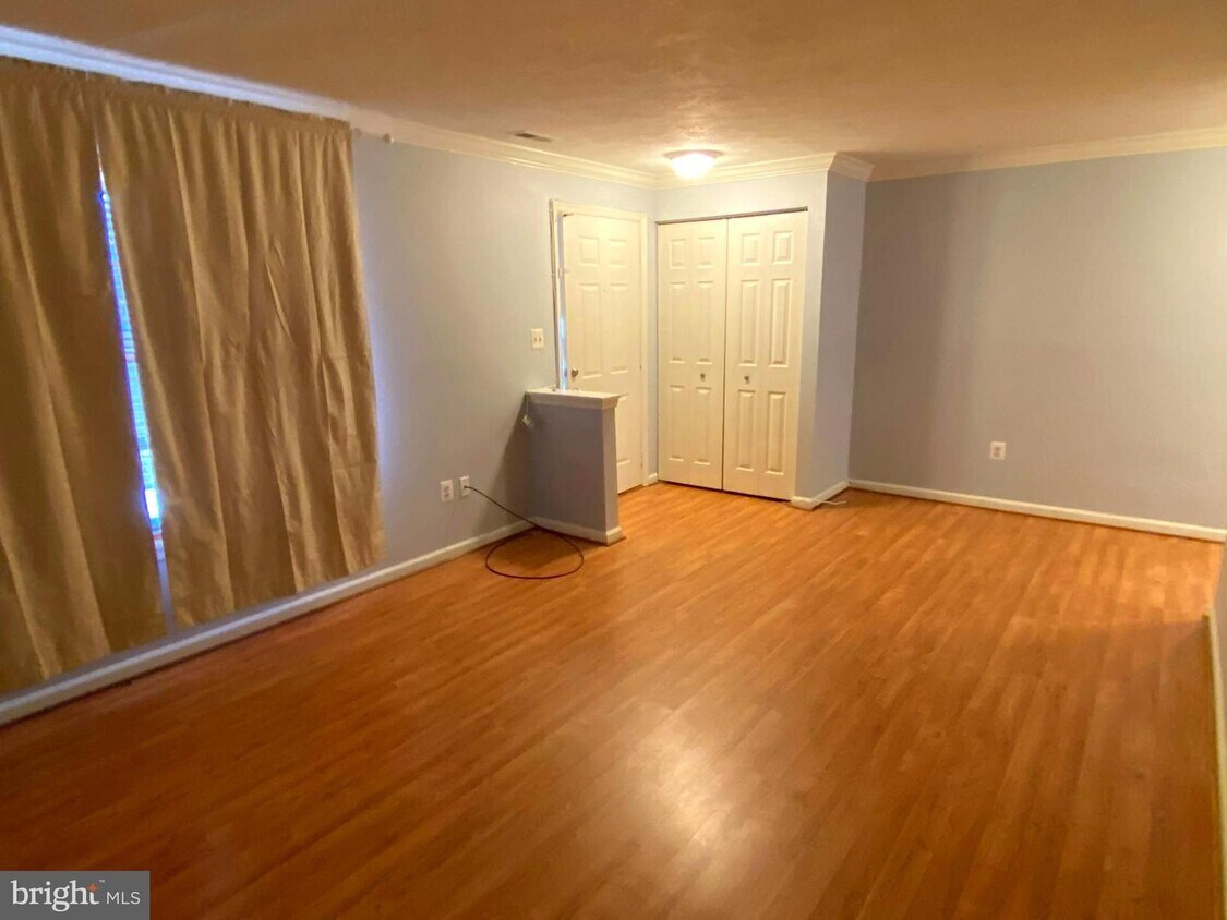 Primary Photo - 53 Shetland Cir