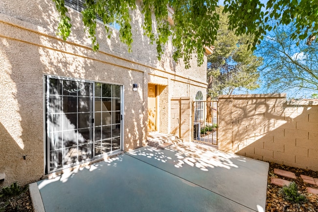 Building Photo - 2813 Misty Grove Dr