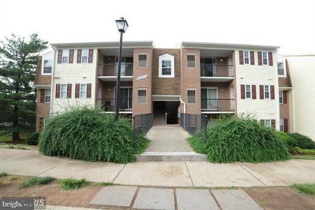 Building Photo - 14901 Rydell Rd