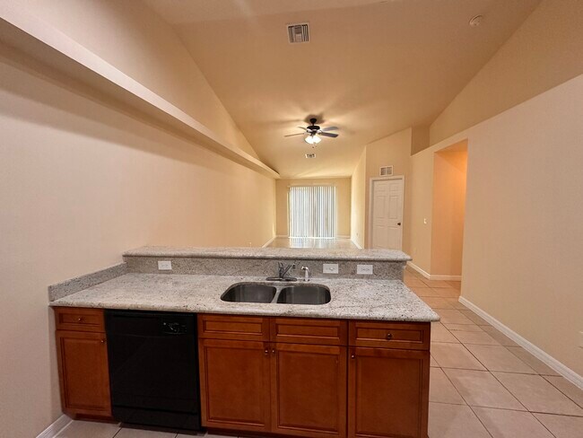 Foto del edificio - 906 SE 12th Terrace