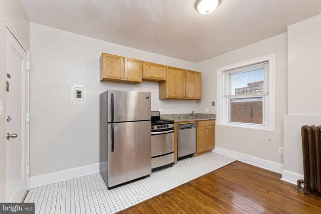 Building Photo - 2509 Cliffbourne Pl NW