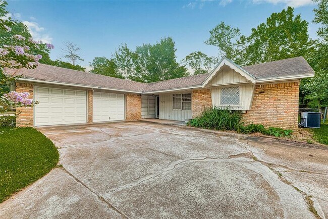 Foto del edificio - 1520 Pine Grove Dr