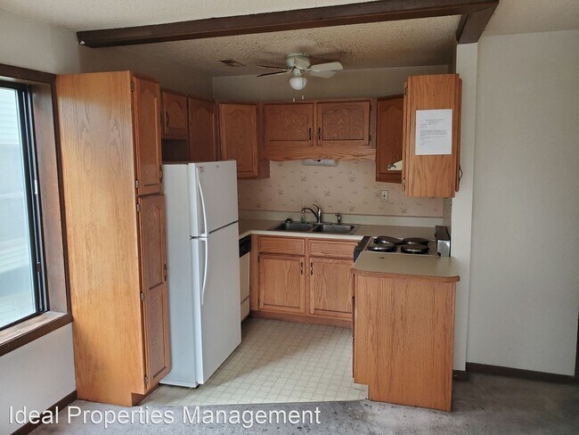 Building Photo - 619 S Walnut St