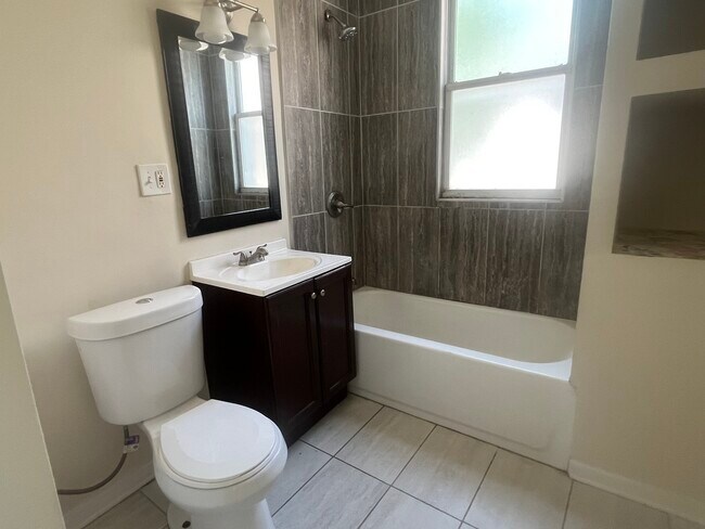 Foto del edificio - 7120 S Emerald Ave