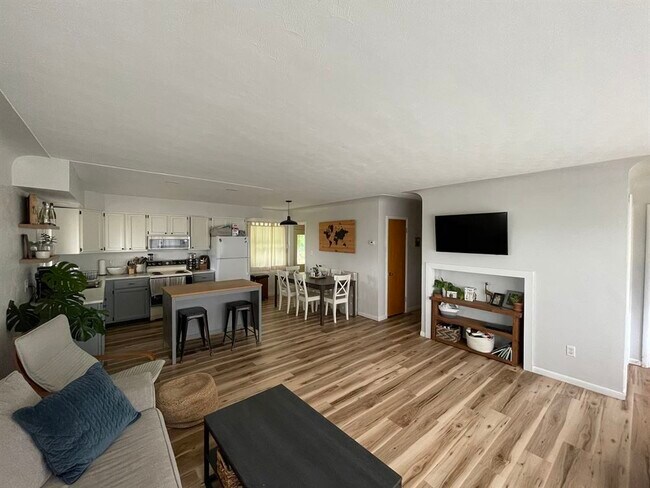 Foto del edificio - 29472 Albion Rd