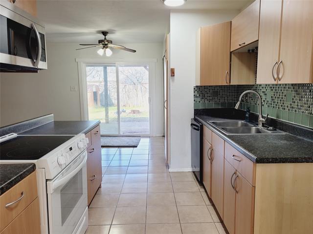 Building Photo - 631 Sunny Slope Dr