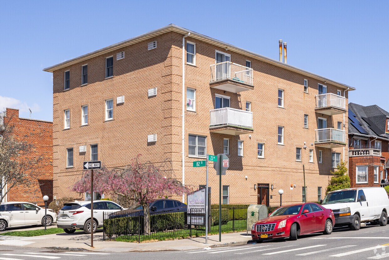 Primary Photo - 2281 82nd St