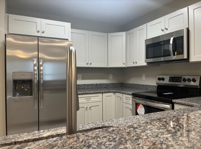 Building Photo - 1001 Beach Walk Pl