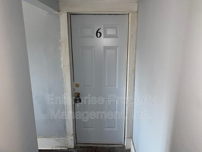 Building Photo - 1111 North Pkwy