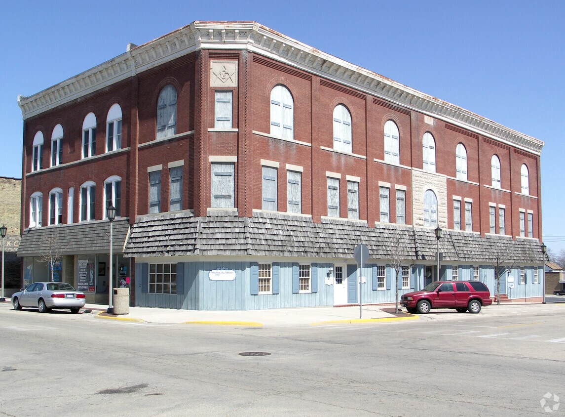 Primary Photo - 403-405 Lincoln Hwy