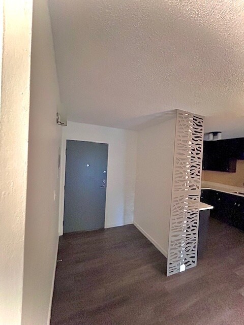 Foto del edificio - 6930 E Girard Ave