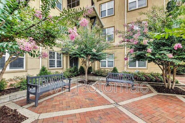 Foto del edificio - 11750 Old Georgetown Rd