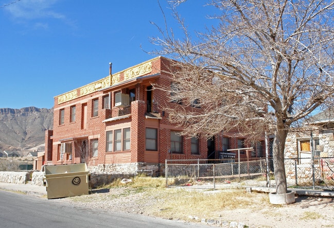 Foto del edificio - 3900 N Piedras Ave