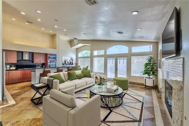 Foto del edificio - 8129 Pacific Cove Dr
