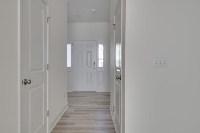 Foto del edificio - 3-Bed Townhouse in Franklinton with Update...