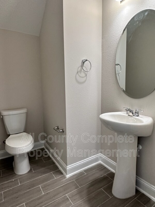 Building Photo - 643 Rum Runner Wy