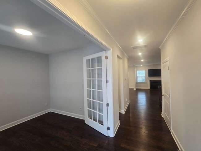 Building Photo - Great Andrews Chapel Home!